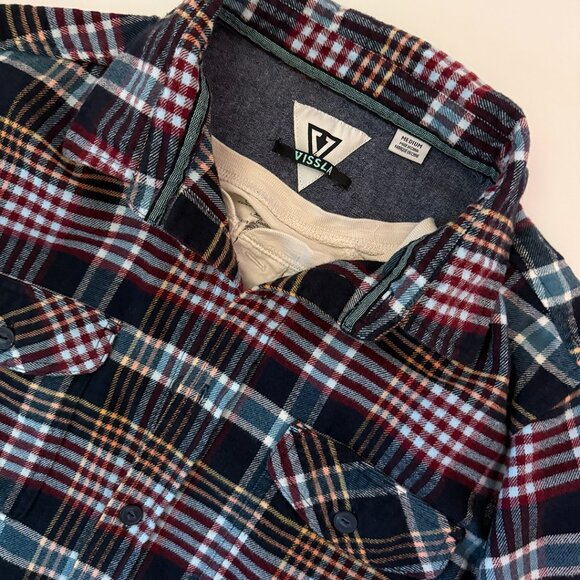 Vissla Flannel – Size M, Laid-Back Coastal Vibes - Picture 3 of 3